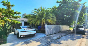 4 BD Separate Guest House in Design District
